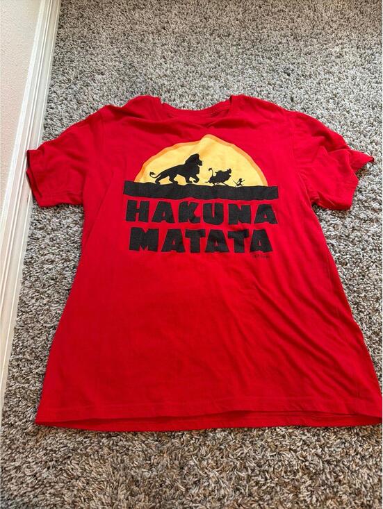 Disney Other - Disney Lion King Hakuna Matata Red Graphic T-Shirt XXL